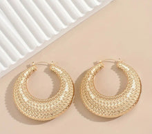Load image into Gallery viewer, GOLD RETRO LARGE HOOP EARRINGS