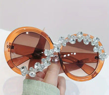 Load image into Gallery viewer, RHINESTONE ROUND SUNGLASSES