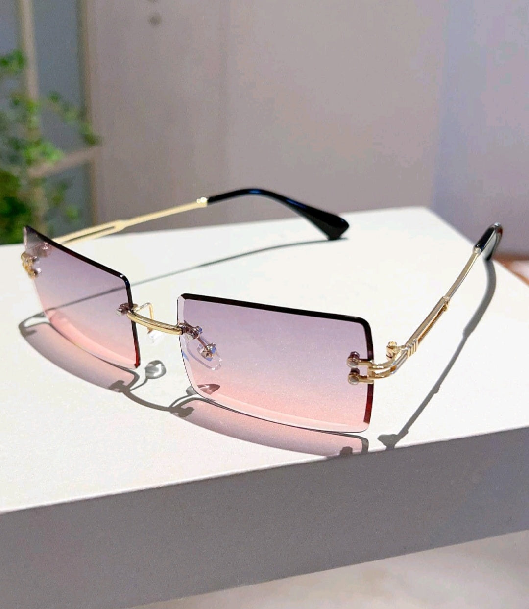 RIMLESS SUNGLASSES