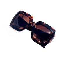 Load image into Gallery viewer, BIG FACE SUNGLASSES
