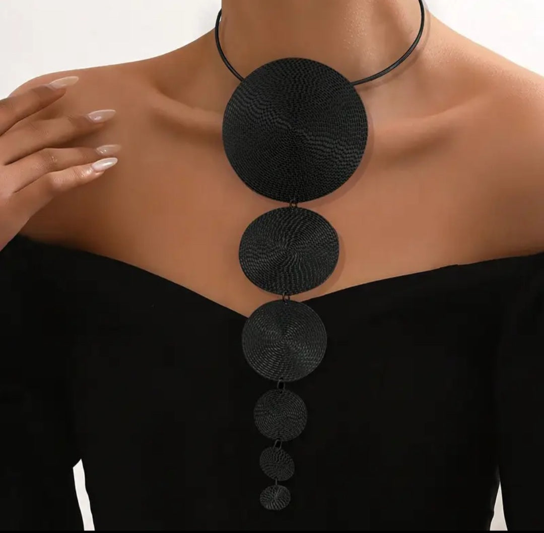 GEOMETRIC NECKLACE