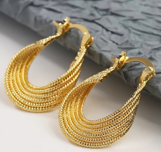 GOLDEN TWIST HOOP EARRINGS