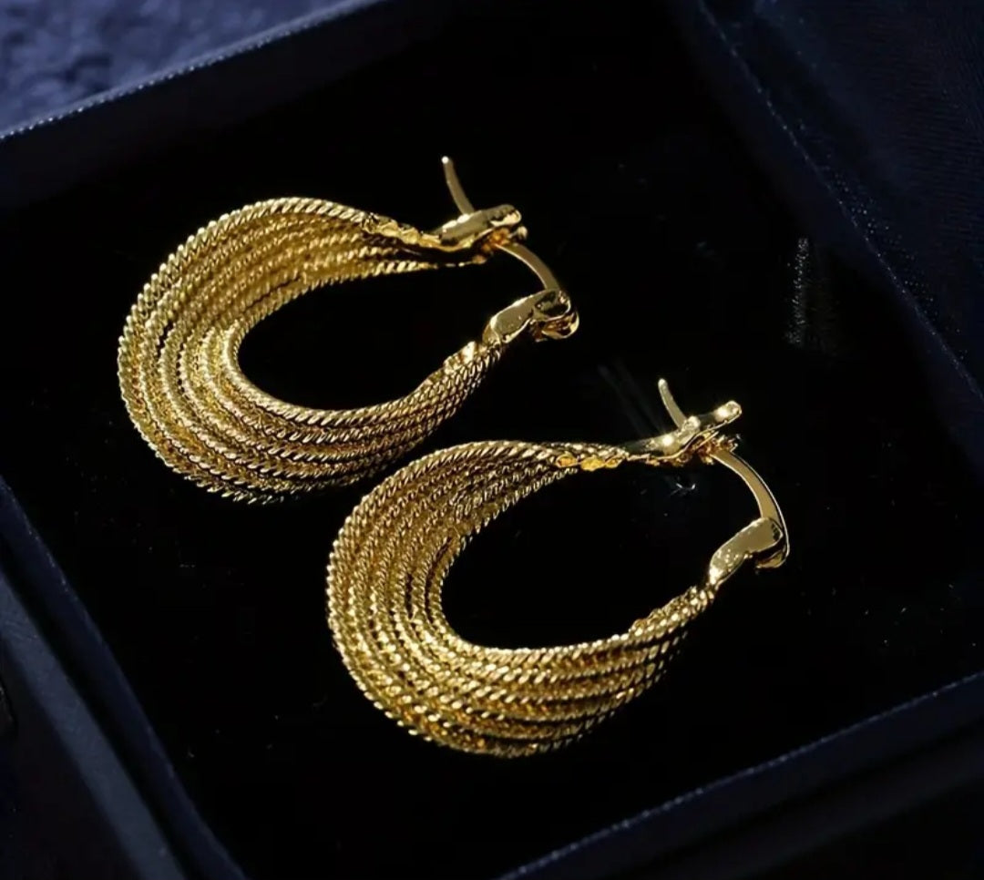 GOLDEN TWIST HOOP EARRINGS