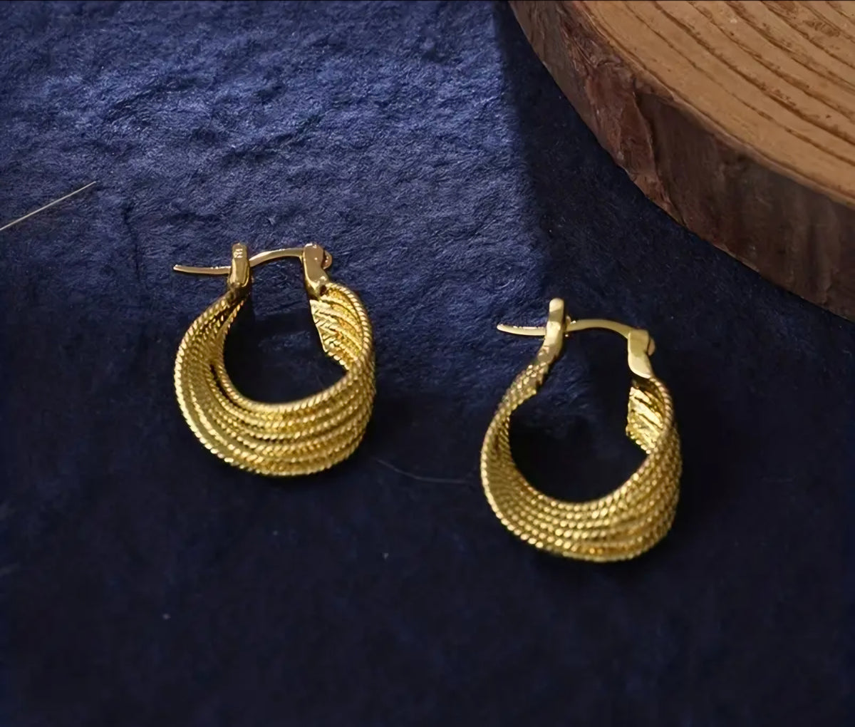 GOLDEN TWIST HOOP EARRINGS