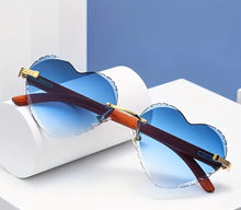 Load image into Gallery viewer, HEART SHAPED SUNGLASSES
