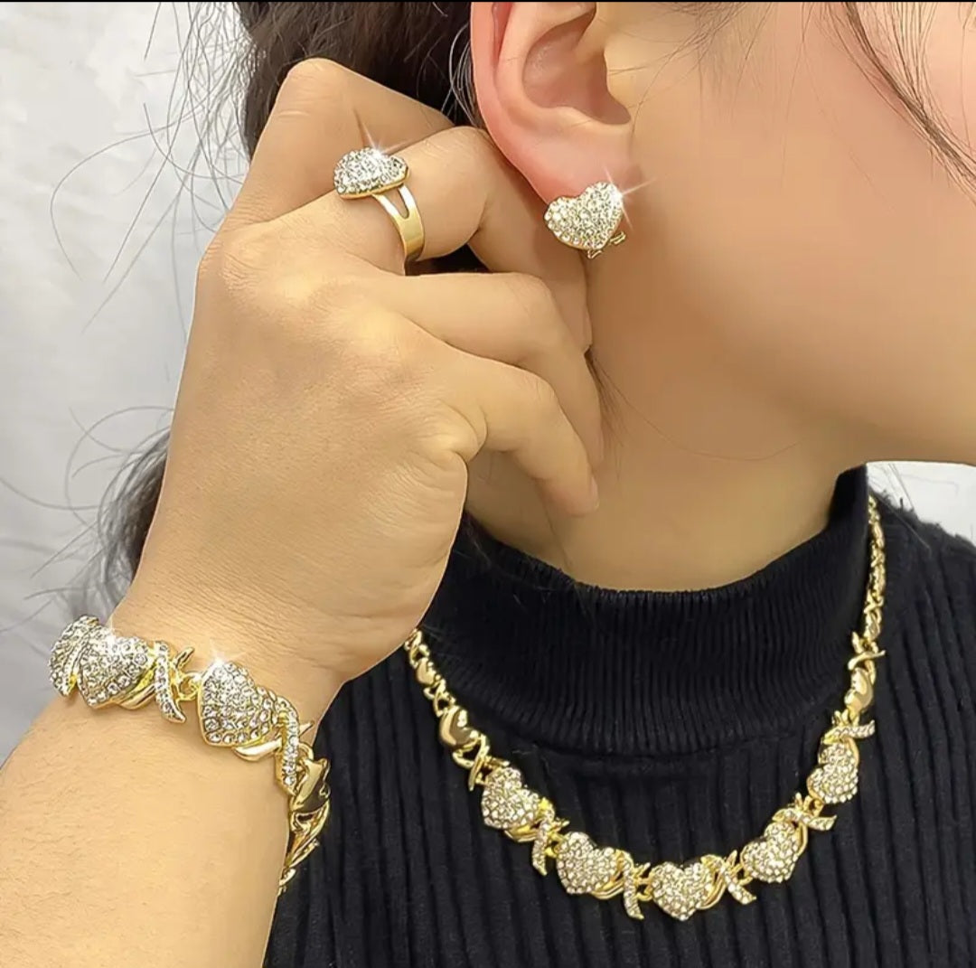 HUGS & KISSES NECKLACE SET