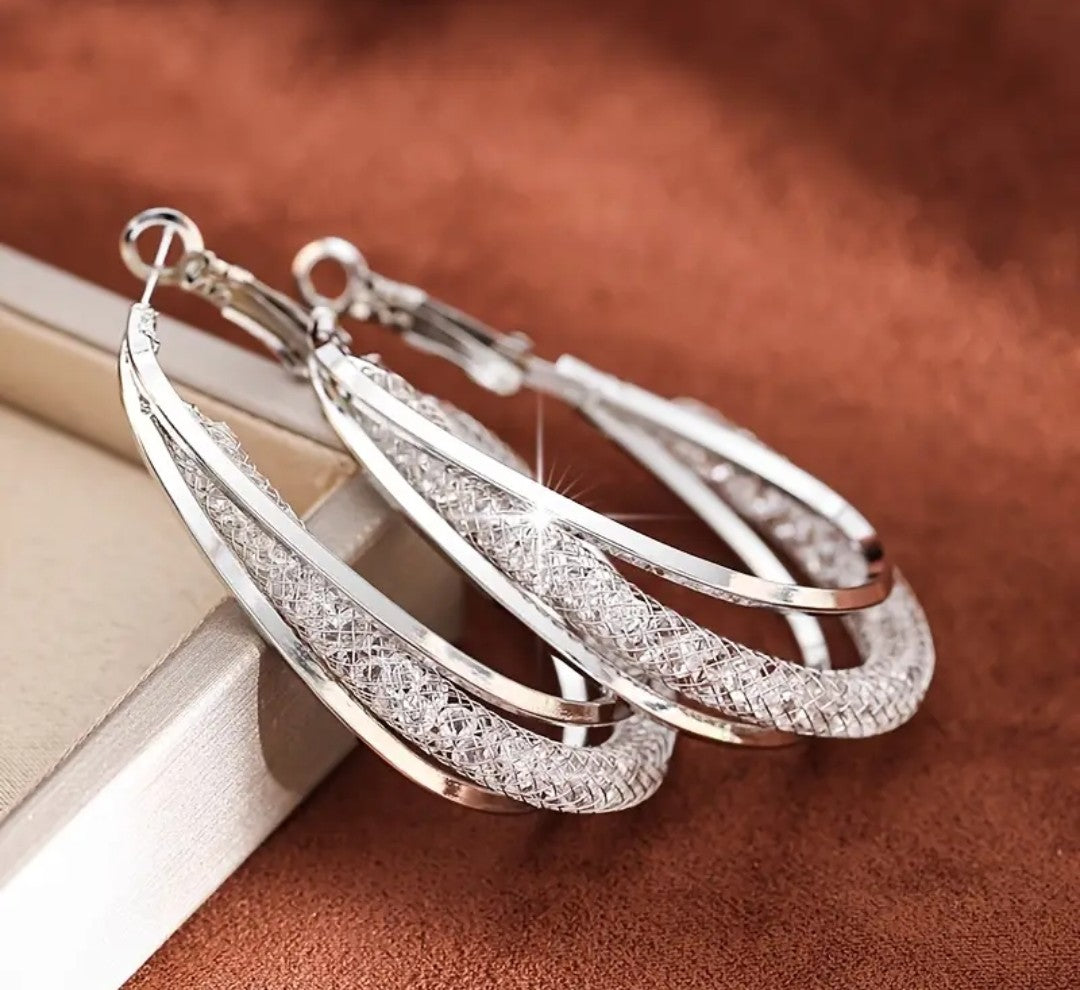 MESH TWISTED HOOP EARRINGS