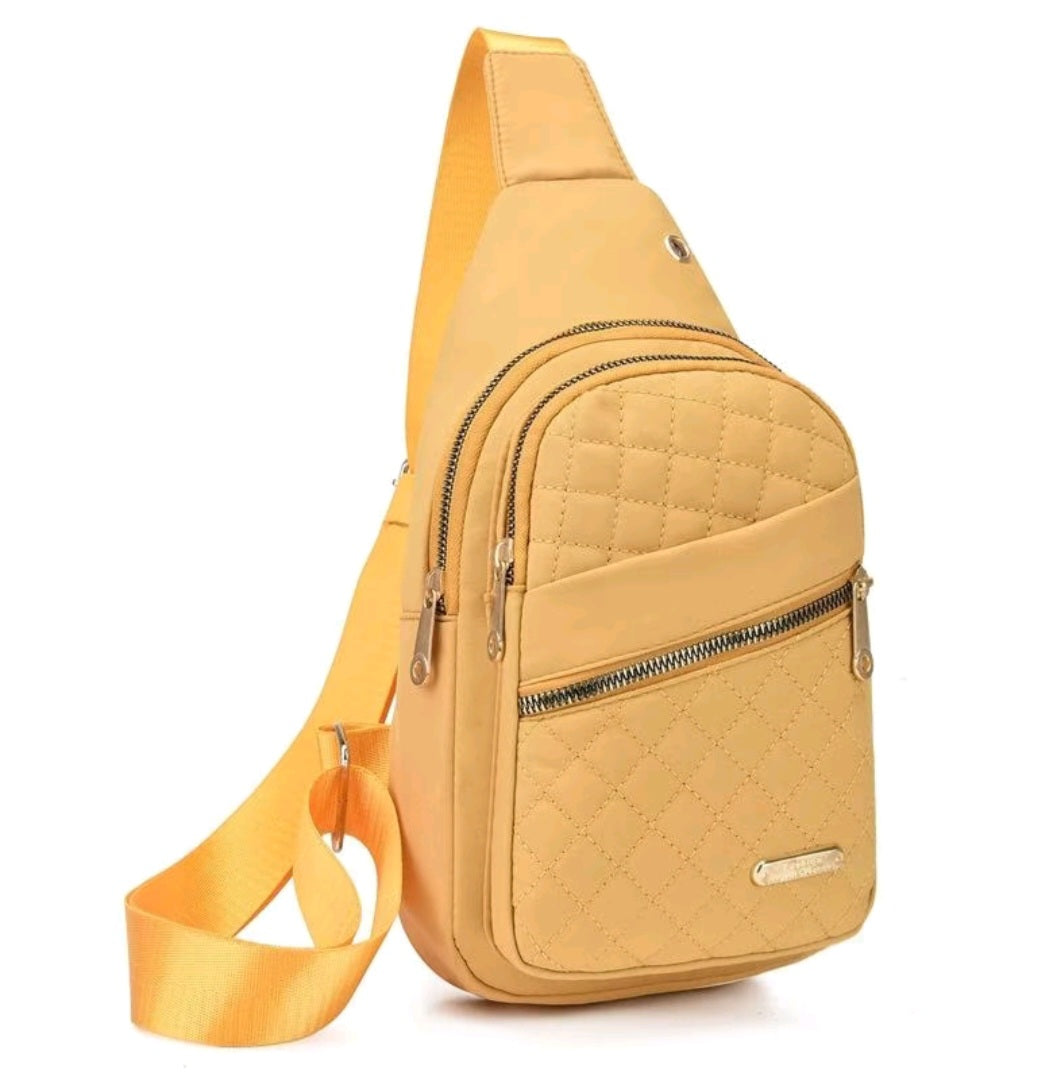 QUILTED CHEST BAG