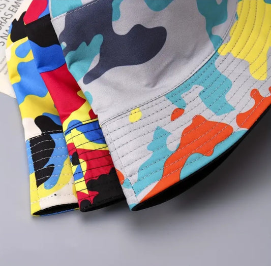 REVERSIBLE CAMO BUCKET HAT