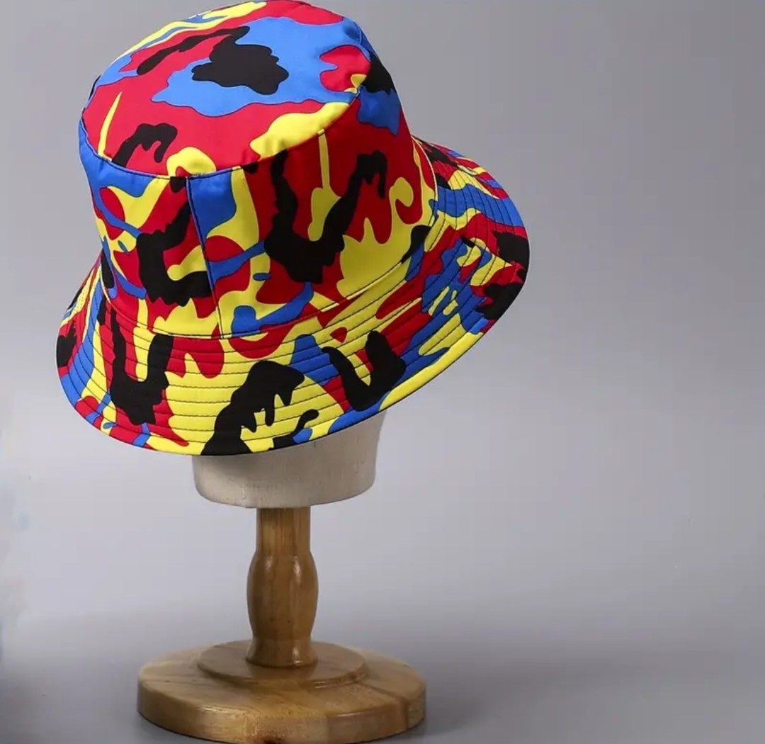 REVERSIBLE CAMO BUCKET HAT