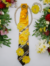 Load image into Gallery viewer, SUNFLOWER BLOSSOM 3PC NECKLACE TIE SET
