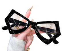 Load image into Gallery viewer, BUTTERFLY FRAME GLASSES
