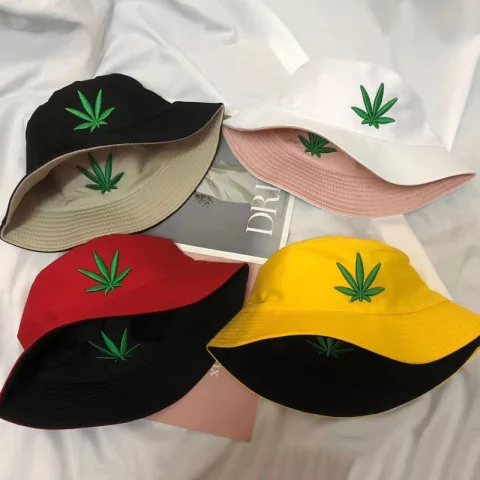 REVERSIBLE WEED BUCKET HAT