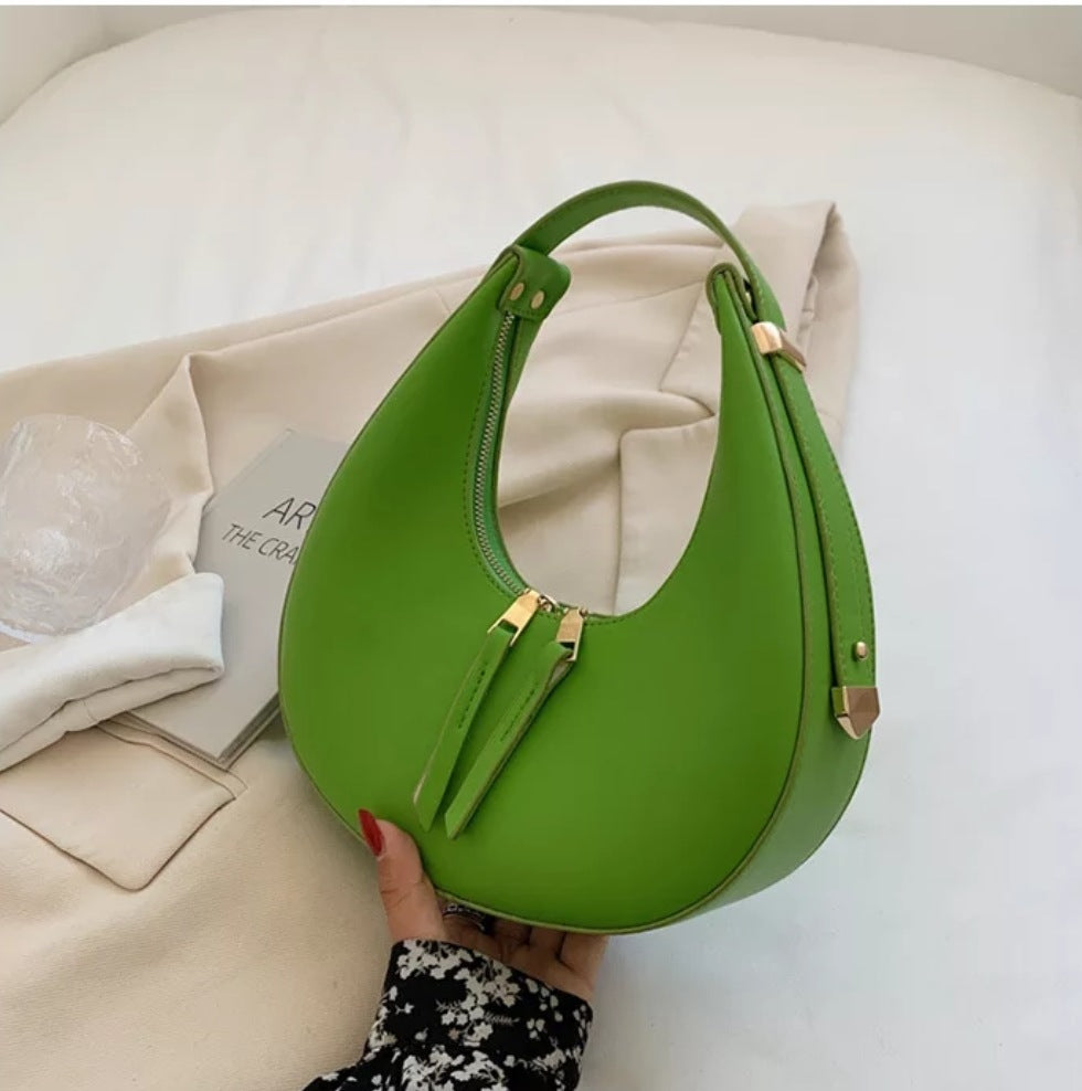 HALF MOON SADDLE PURSE