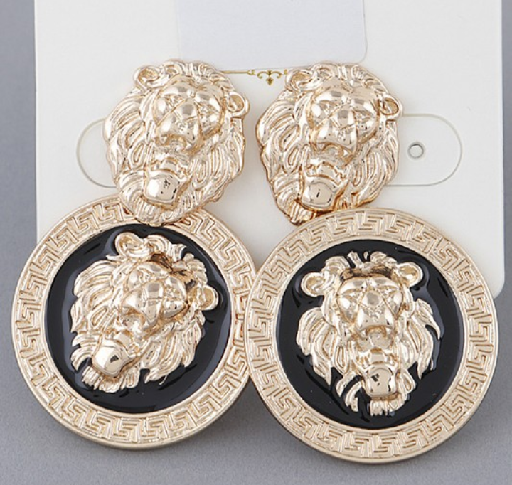 LION PENDANT NECKLACE & STUDDED EARRING SET