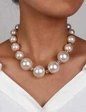 Load image into Gallery viewer, FAUX PEARL BEADED NECKLACE
