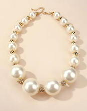 Load image into Gallery viewer, FAUX PEARL BEADED NECKLACE
