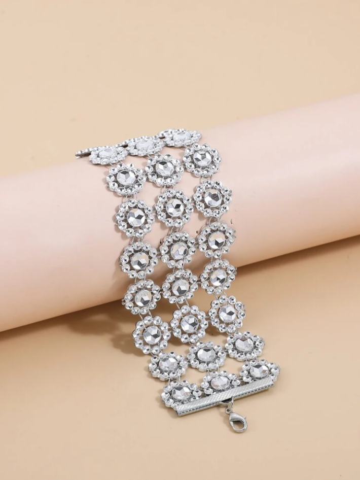 RHINESTONE FLOWER CHOKER