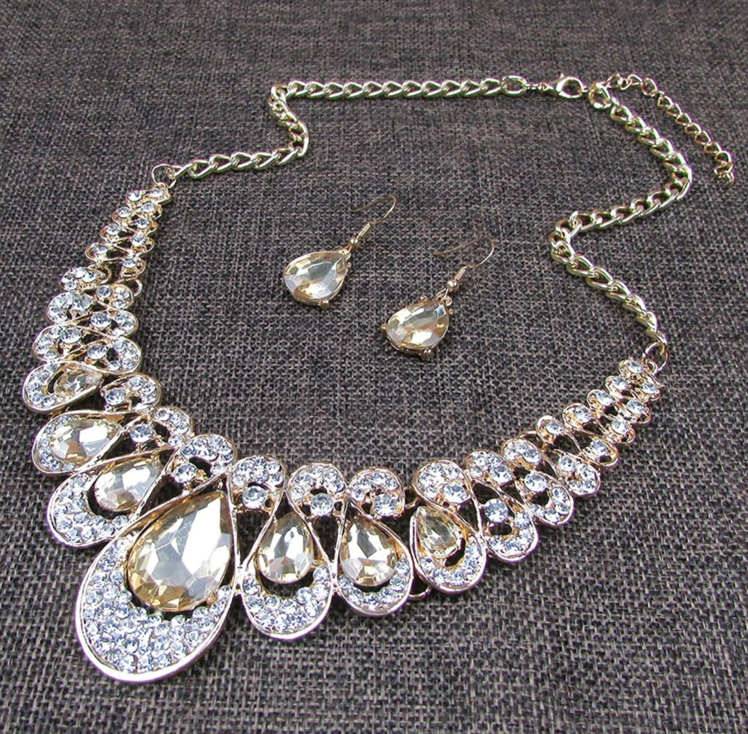 WATER DROPLET NECKLACE SET