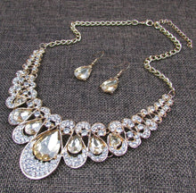 Load image into Gallery viewer, WATER DROPLET NECKLACE SET
